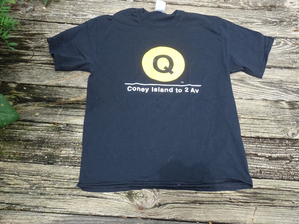 NYC Subway Line Q Train Graphic T-Shirt Large Black Coney Island Manhattan Short